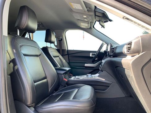 Used 2023 Ford Explorer XLT w/ Equipment Group 202A image 39