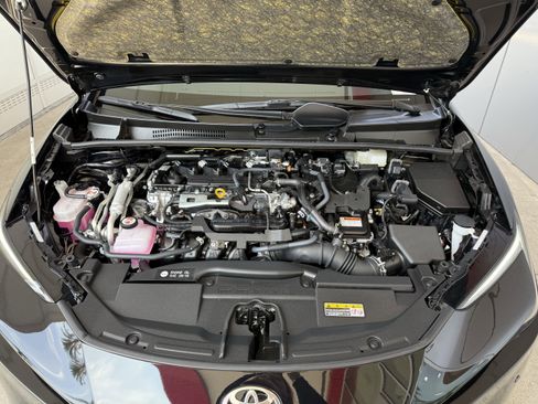 Certified 2025 Toyota Prius Plug-In Hybrid image 34