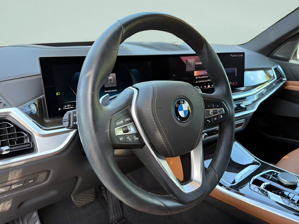 Used 2024 BMW X5 xDrive50e w/ Premium Package AWD/4WD image 13