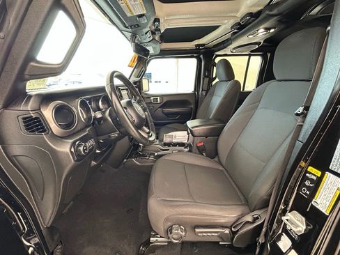 Used 2022 Jeep Gladiator Willys image 24