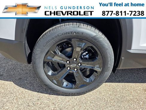 New 2026 Chevrolet Equinox LT w/ Convenience Package II AWD/4WD image 9