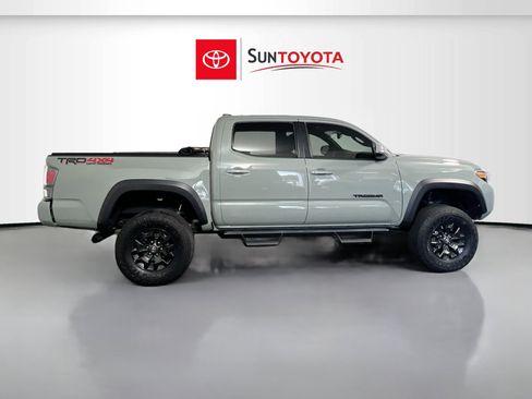 Used 2022 Toyota Tacoma TRD Off-Road w/ Technology Package RWD image 2