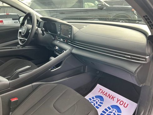 Used 2022 Hyundai Elantra SEL image 39