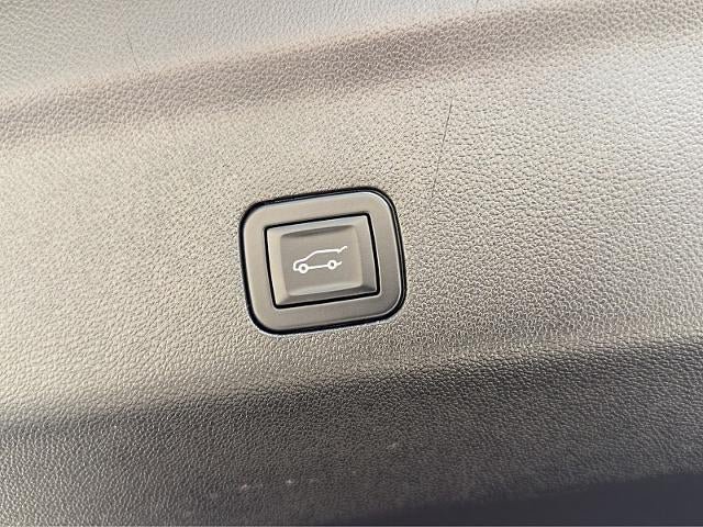 Used 2025 GMC Yukon AT4 Ultimate w/ LPO, Floor Liner Package AWD/4WD image 14