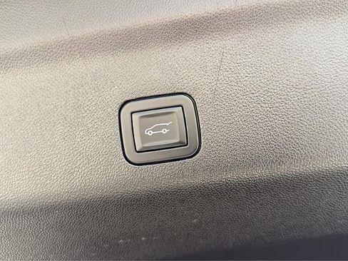 Used 2025 GMC Yukon AT4 Ultimate w/ LPO, Floor Liner Package AWD/4WD image 14