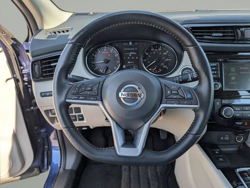 Used 2022 Nissan Rogue Sport SL AWD/4WD image 16