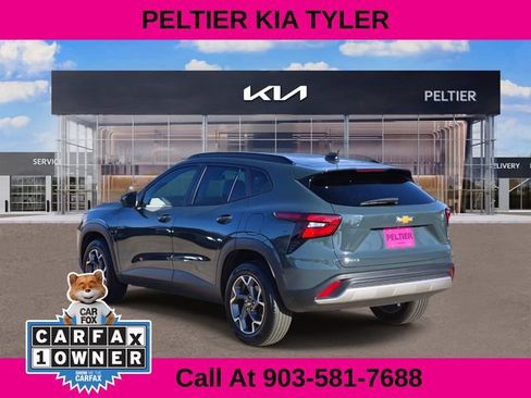 Used 2025 Chevrolet Trax LT w/ Driver Confidence Package image 5