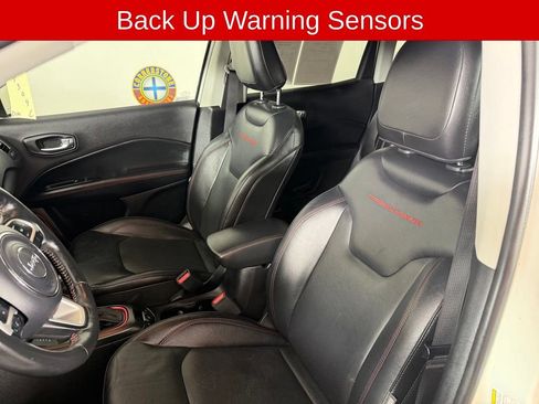 Used 2018 Jeep Compass Trailhawk w/ Leather Interior Group AWD/4WD image 11