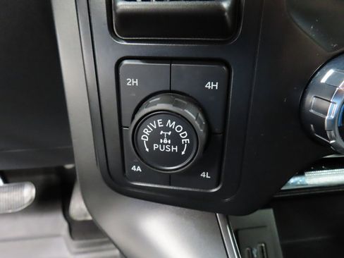 Used 2024 Ford F150 Lariat image 62