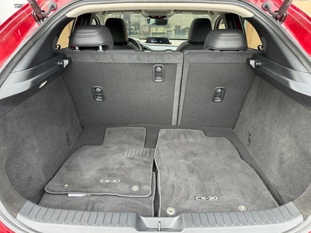Used 2022 MAZDA CX-30 AWD 2.5 S w/ Premium Package image 17