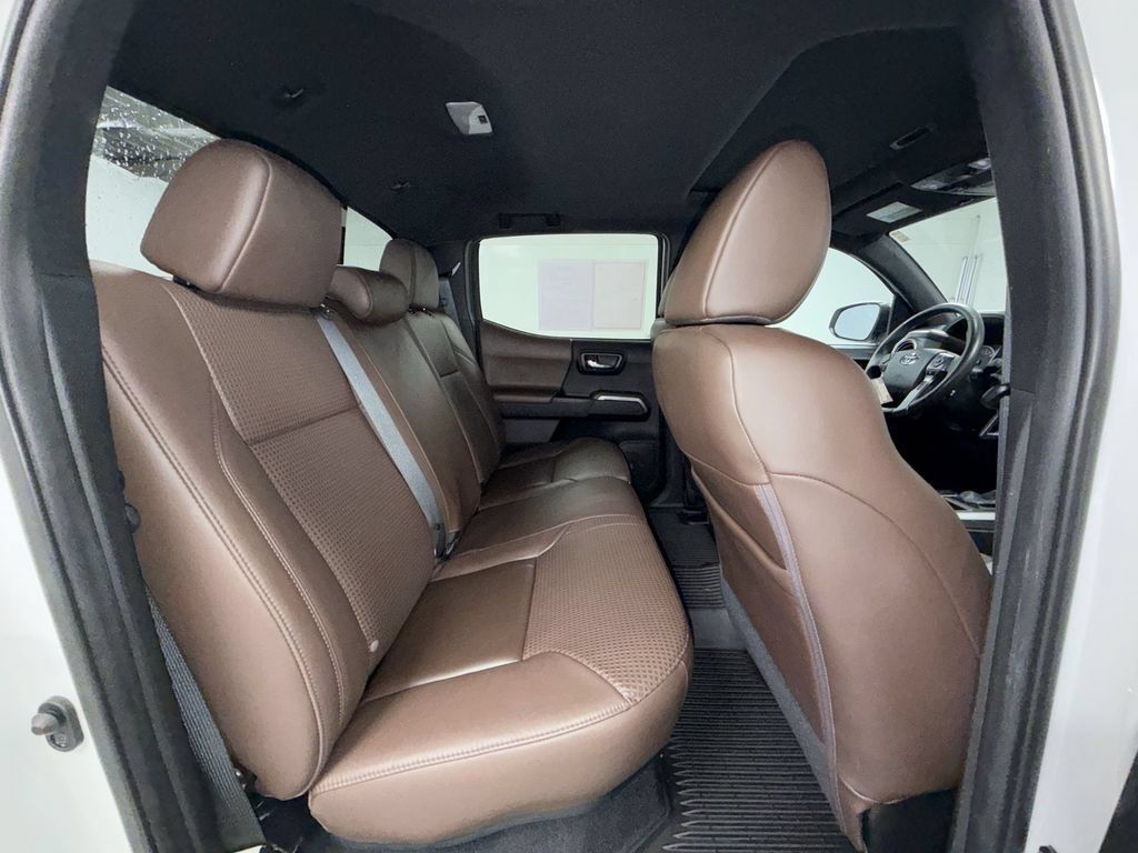 Certified 2021 Toyota Tacoma Limited AWD/4WD image 7