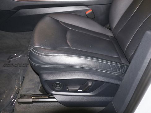 Used 2019 Audi Q8 Premium Plus w/ Premium Plus image 16