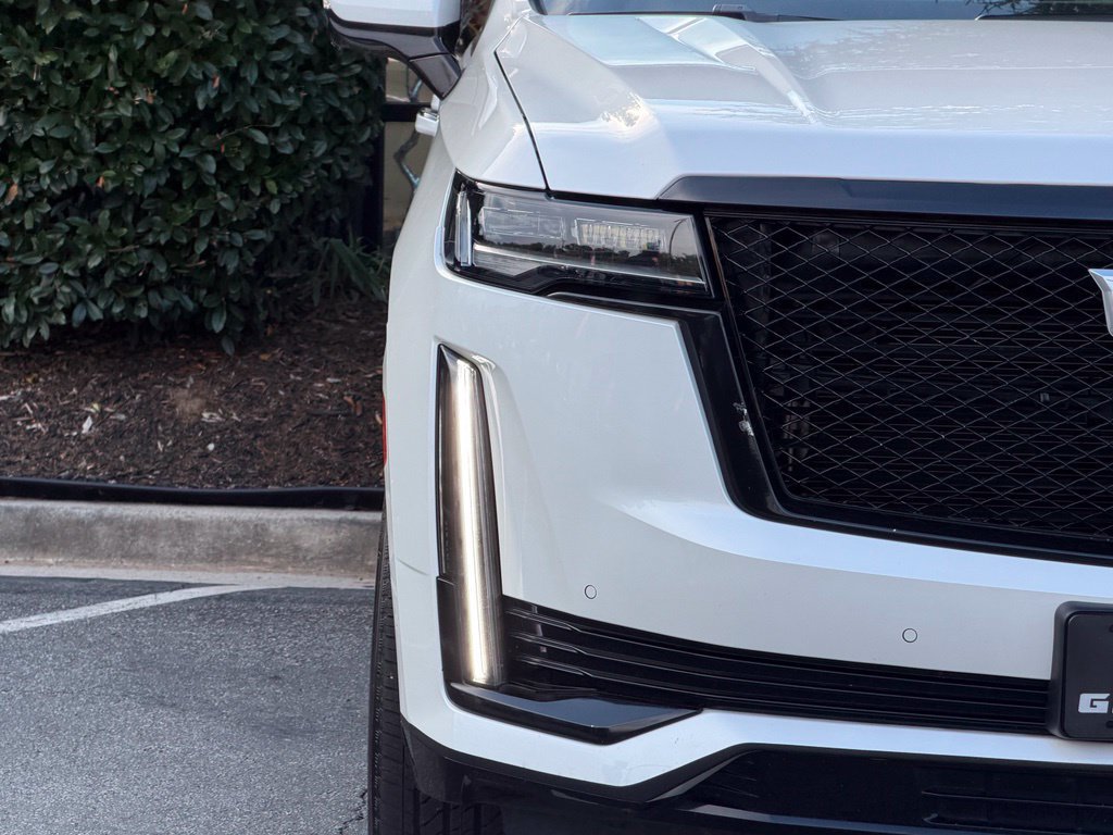 Used 2021 Cadillac Escalade Premium Luxury Platinum w/ LPO, Radiant Package AWD/4WD image 4