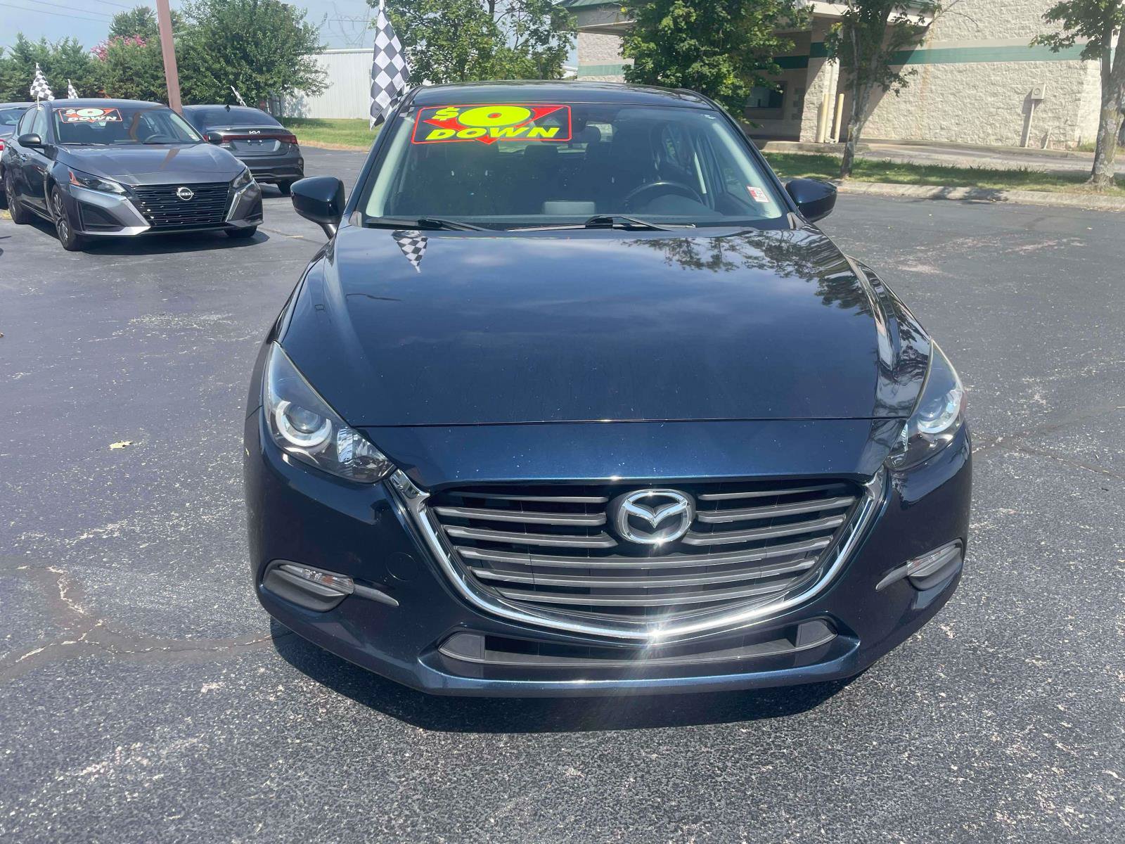 Used 2018 MAZDA MAZDA3 Touring FWD image 2