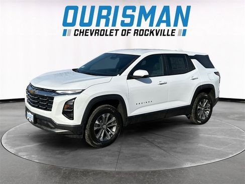 New 2026 Chevrolet Equinox LT image 2