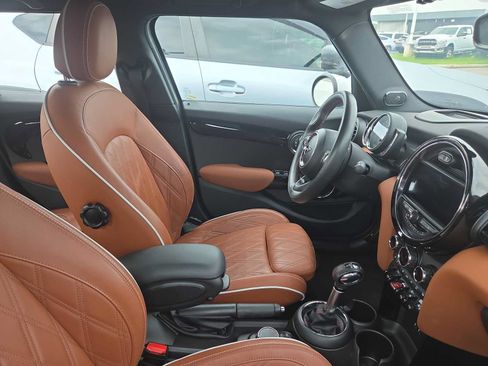 Used 2019 MINI Cooper S FWD image 3