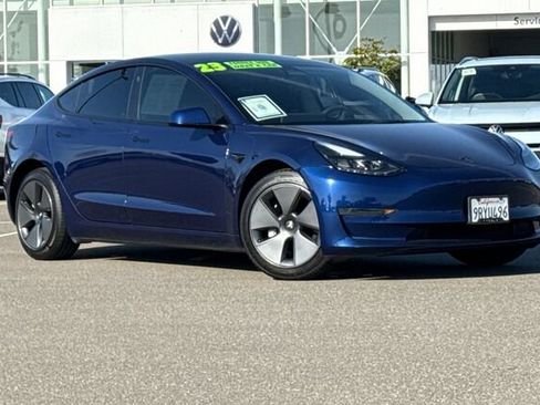 Used 2023 Tesla Model 3 Standard Range RWD image 2