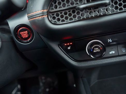 Used 2025 Honda HR-V Sport image 19