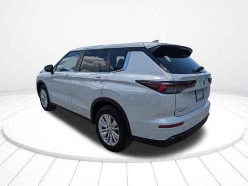 New 2026 Mitsubishi Outlander ES AWD/4WD image 6