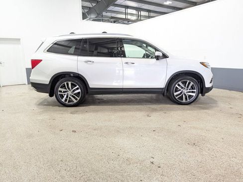 Used 2017 Honda Pilot Touring image 2