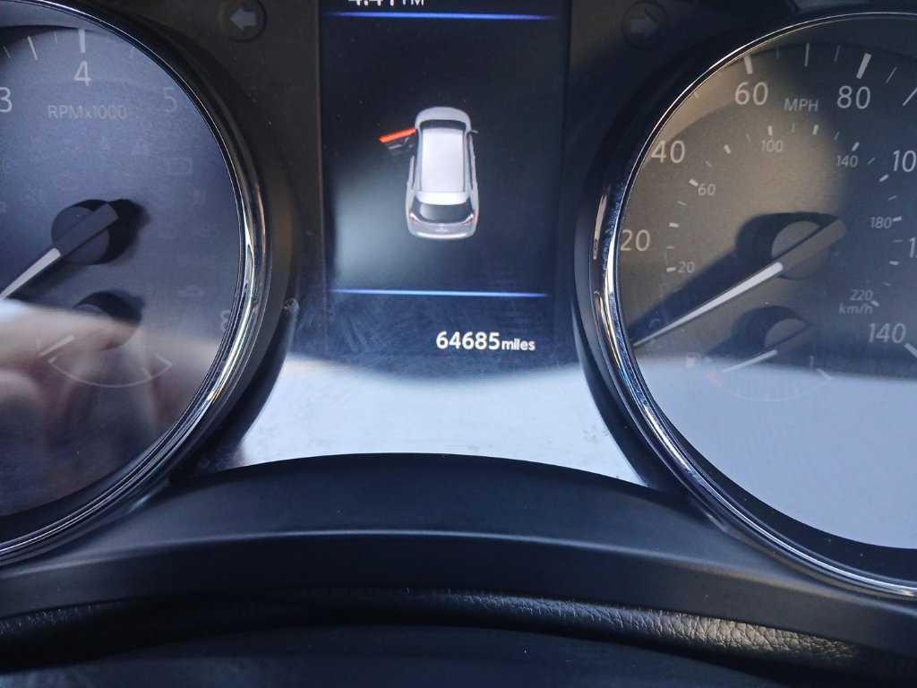 Used 2020 Nissan Rogue S FWD image 2