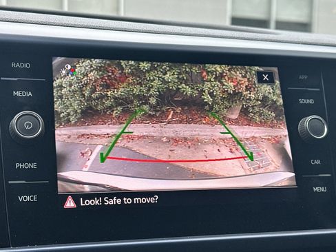 Used 2023 Volkswagen Taos SE image 24