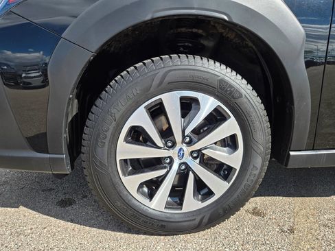 Used 2024 Subaru Outback Premium AWD/4WD image 17