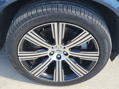 Used 2025 Volvo XC90 T8 Ultra w/ Protection Package Premier image 8