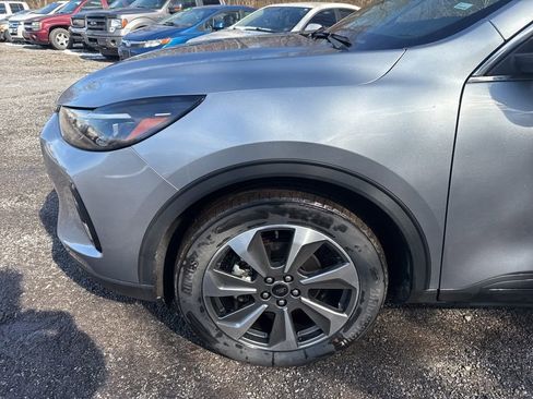 Used 2023 Ford Escape Platinum image 6