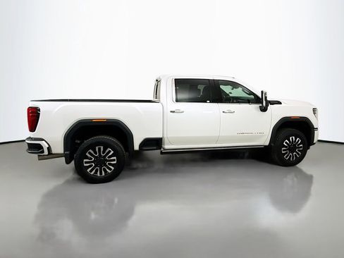 Used 2025 GMC Sierra 2500 Denali Ultimate w/ LPO, GMC Protection Package AWD/4WD image 11