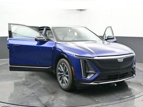 New 2025 Cadillac Lyriq Sport image 44