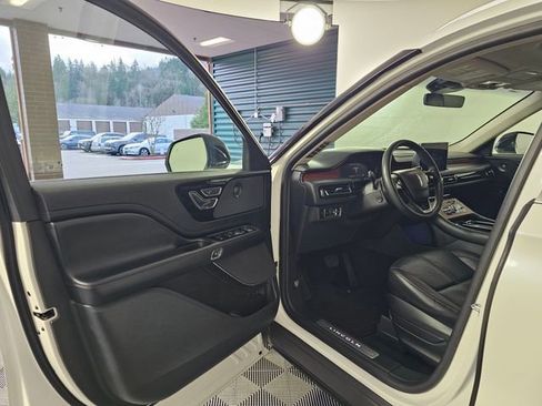 Used 2024 Lincoln Aviator Reserve image 22