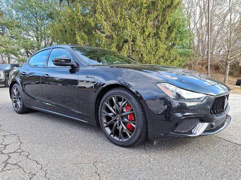 Used 2022 Maserati Ghibli Modena Q4 AWD/4WD image 3