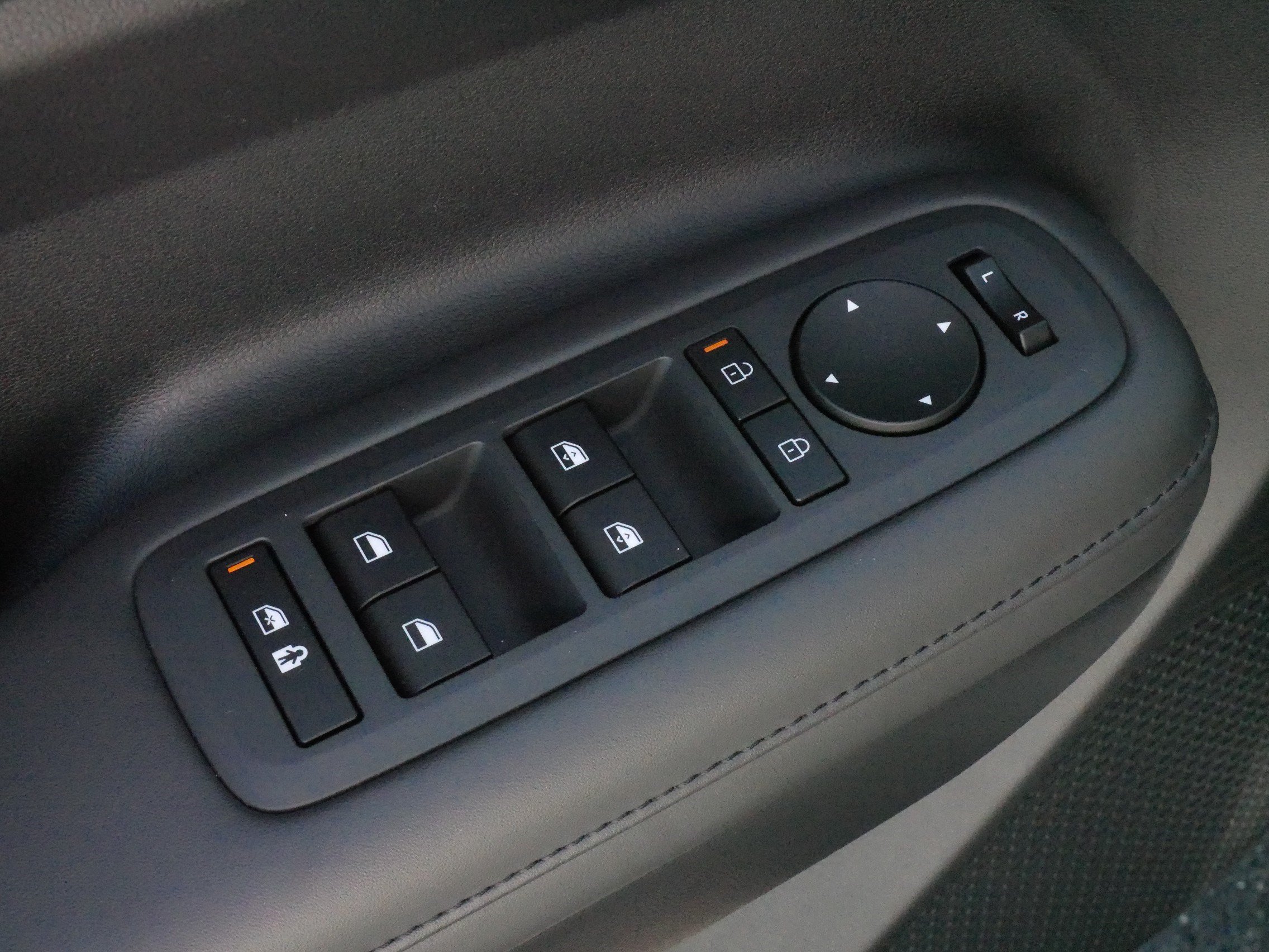 Used 2025 Hyundai Santa Fe SEL AWD/4WD image 19