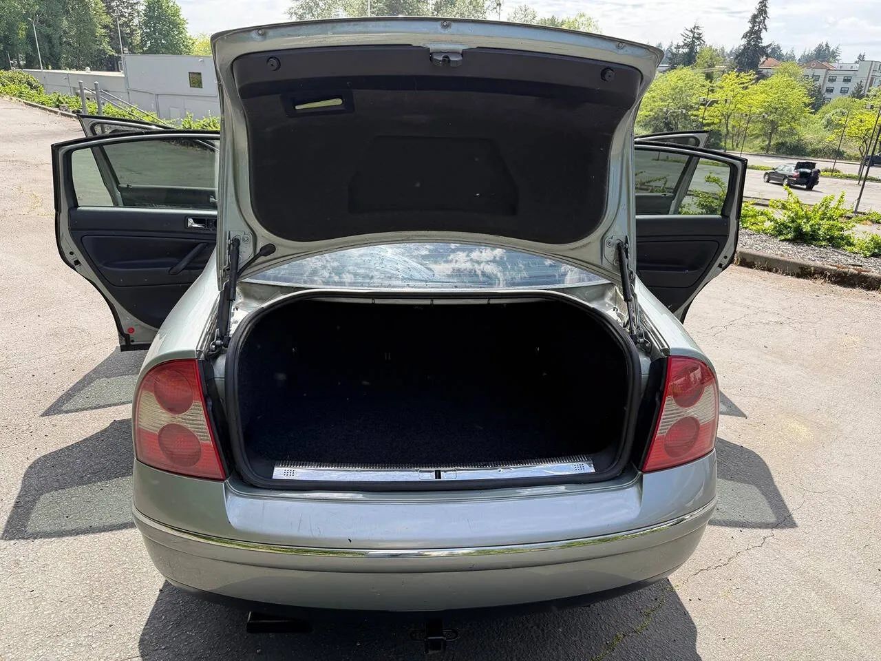 Used 2005 Volkswagen Passat GL FWD image 20