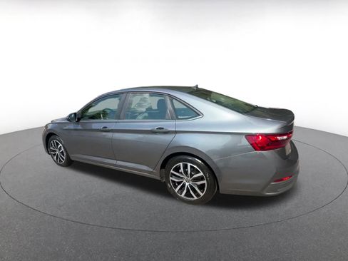 Used 2025 Volkswagen Jetta SE image 10