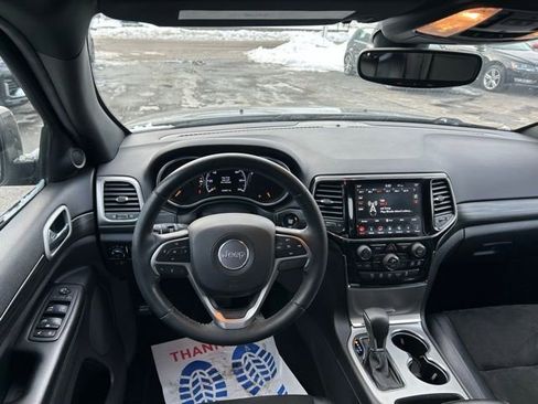 Used 2019 Jeep Grand Cherokee Altitude image 16