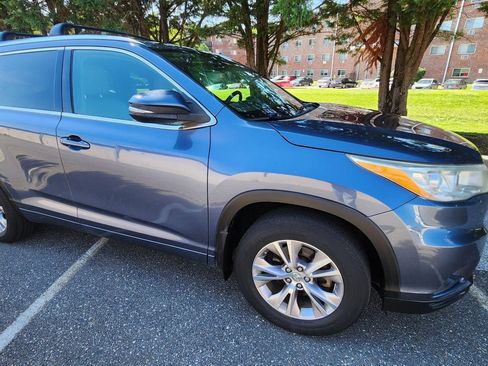 Used 2015 Toyota Highlander XLE AWD/4WD image 10