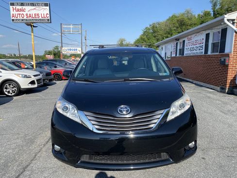 Used 2016 Toyota Sienna XLE w/ XLE Navigation Package AWD/4WD image 2