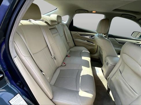 Used 2012 INFINITI M37 w/ Premium Pkg RWD image 23