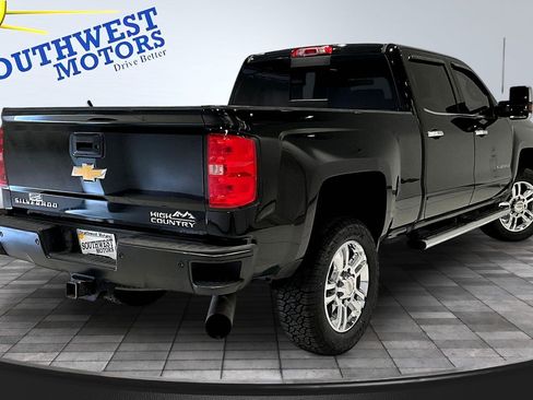 Used 2016 Chevrolet Silverado 2500 High Country w/ Duramax Plus Package AWD/4WD image 6