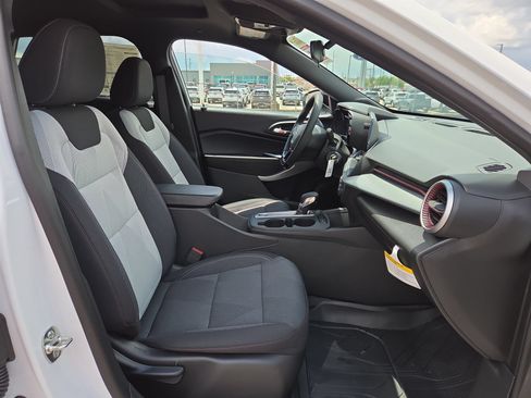 New 2026 Chevrolet Trax RS w/ Sunroof Package FWD image 15