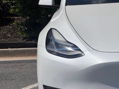 Used 2022 Tesla Model Y Performance AWD/4WD image 4