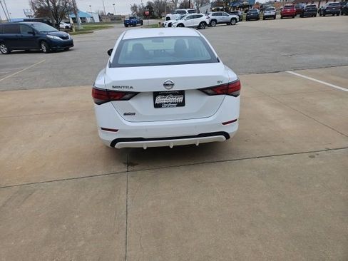 Used 2022 Nissan Sentra SV image 7