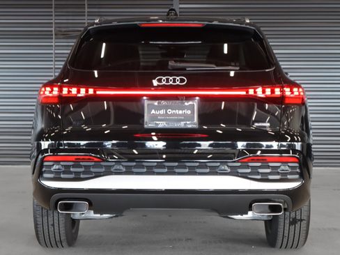 Certified 2025 Audi Q5 Premium w/ Convenience Package image 16