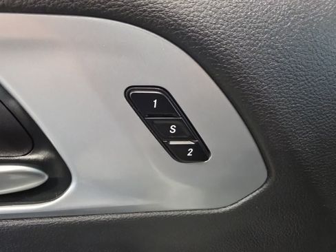 Used 2026 Chrysler Pacifica Limited FWD image 21