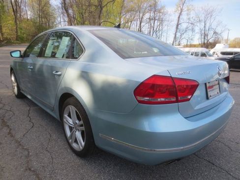 Used 2013 Volkswagen Passat 3.6 SEL Premium FWD image 5