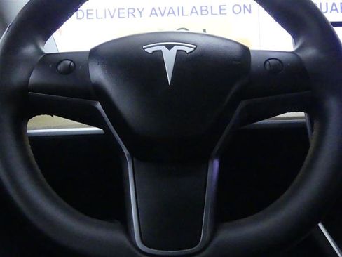 Used 2020 Tesla Model 3 Long Range image 16