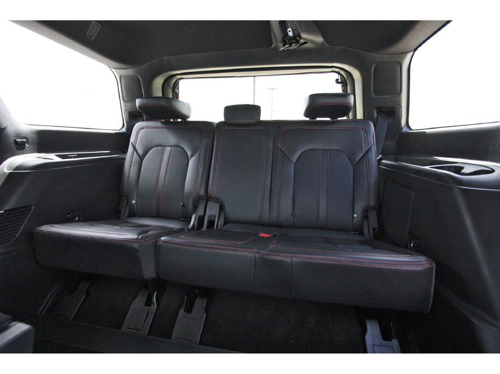 Used 2023 Ford Expedition Limited RWD image 17