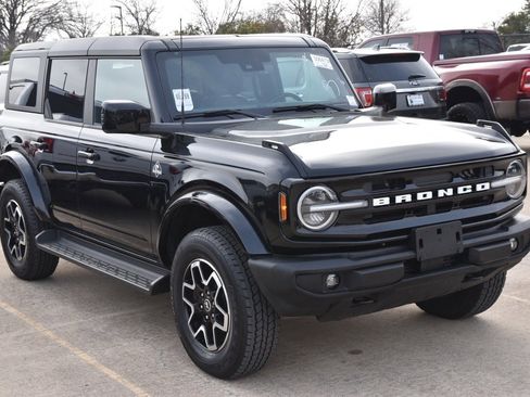 Certified 2025 Ford Bronco Outer Banks image 4